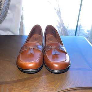 Clarks Womens Ashland Bubble Loafers